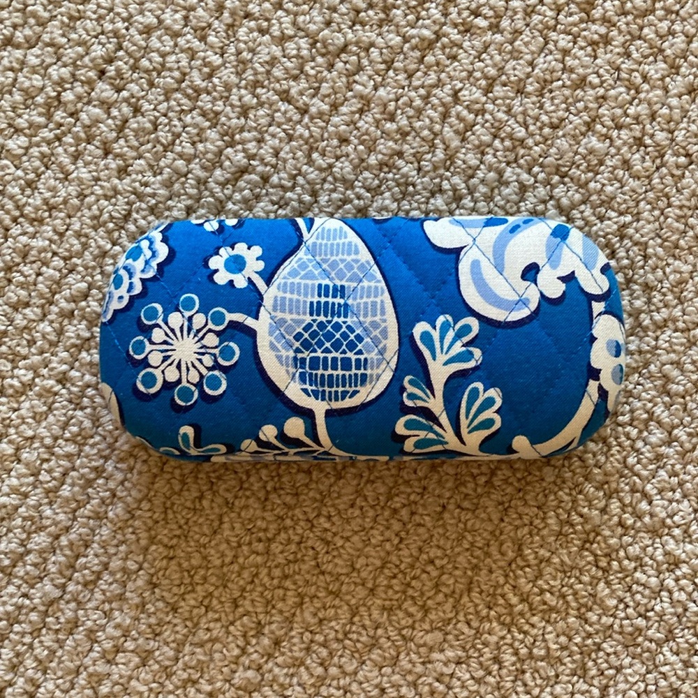 Vera Bradley Eye Glasses Case Clamshell Hard Style Cloth Blue Paisley Like New